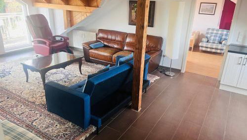 Apartment mit schöner Aussicht auf den Großen Feldberg & Burg Königstein & Frei PARKPLATZ auf Straßenseite - Foto 2