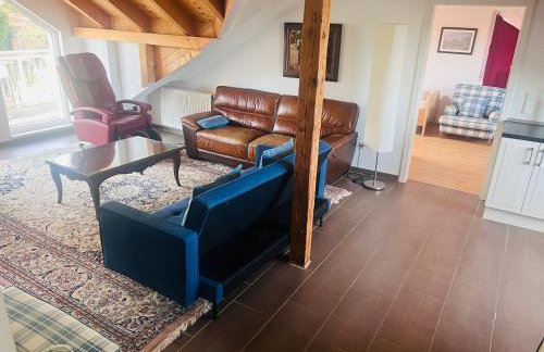 Apartment mit schöner Aussicht auf den Großen Feldberg & Burg Königstein & Frei PARKPLATZ auf Straßenseite - Foto 2