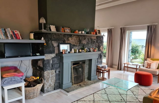 Detached Cottage Overlooking Lake in Connemara - Foto 17