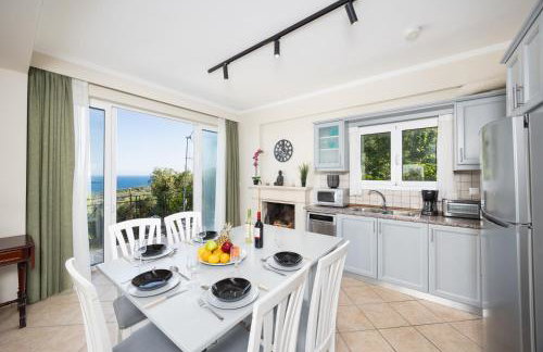 Villa Eleni Agios Stephanos - Photo 33