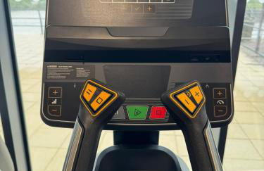 Penthouse height Flat, City View Balcony, Quiet, Free Wifi, Gym & More Minimalistic Home - Foto 38