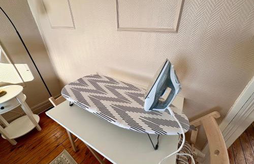 Suite Style Hôtel avec Balcon Vue Gare Netflix - Foto 24