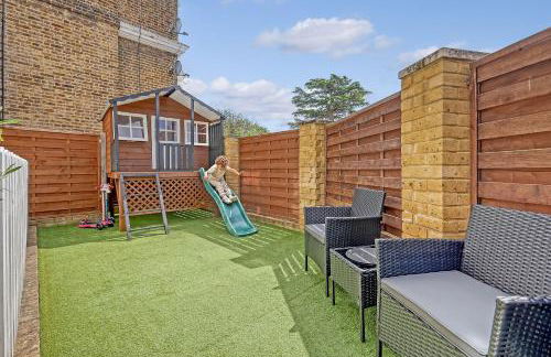 Dove House Wanstead - Stunning 4 Bedroom, 3 Bathroom House with Private Hottub & Gym - Escape London, in Lonon - Foto 55