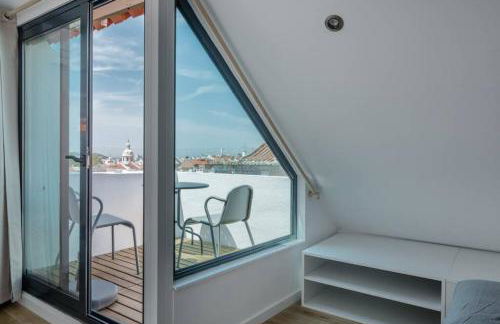 Beautiful Apartment with View of the Tagus River - Photo 10