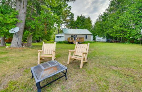 Lakefront Michigan Abode with Deck and Fire Pit! - Foto 22