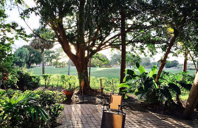 Private-Luxurious Mediterranean Villa - Photo 31