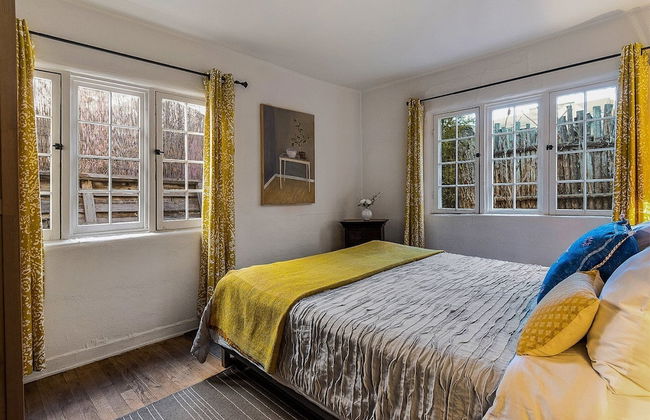 Artist Adobe - Blocks From The Plaza and Rail Yard, Southwestern Charm, Modern Touches - Foto 13