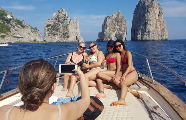 Excursão à ilha de Capri + Grutas Branca e Verde - Foto 5