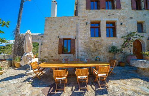 Villa Candice, Luxurious Historic Villa with Sea View by Rentado - Foto 39