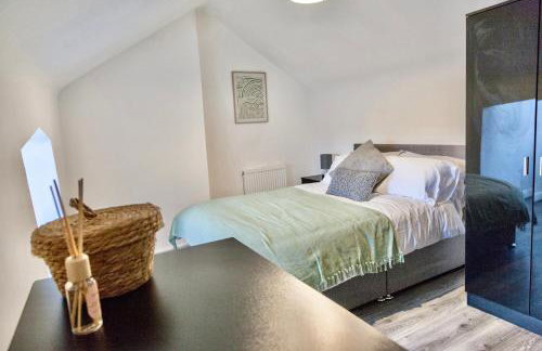 Large 6 Bed House, Long Term Stay Savings, Contractors, Professionals, Big Groups, Free Parking! - Foto 24