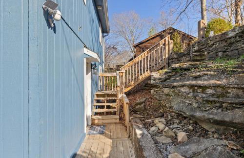 Little blue house on the lake - Photo 30