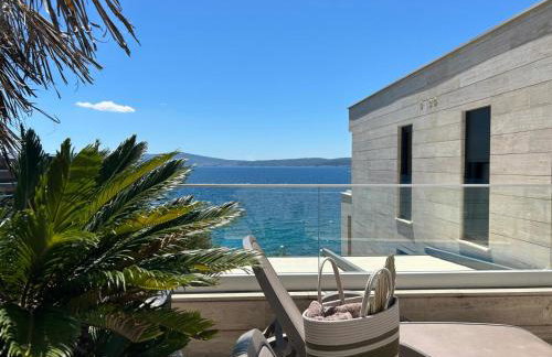 BEACH FRONT VILLA FRAN - DELUXE PENTHOUSE SUITE with private pool - Foto 2