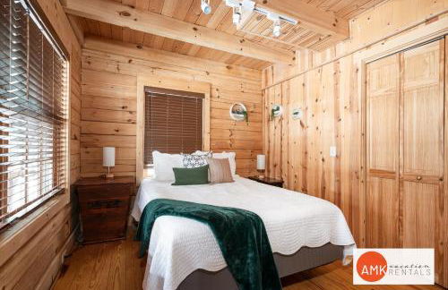 Wonderful Log Cabin near private beach and lake access - Foto 9