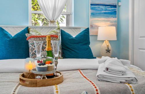 Chic 4BR Htd Pool, 5 min to beach, PAC-MAN, Games - Foto 28