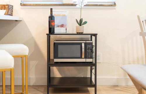 Walk to Old Town - Cozy Restored Cottage - Foto 14