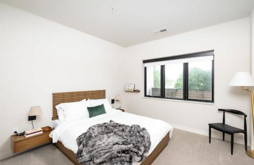 East Side Luxury 1BR Apt - Near Brady St with Balcony and Lounge - Foto 10