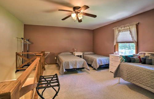 Charming Pymatuning Lake House Near Park and Beach - Photo 16