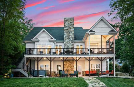 Spacious Waterfront Home on Lake Norman with Firepit Views and Dock Access - Foto 51