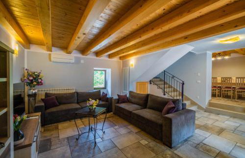 LUXURY VILLA ON SPACIOUS PRIVATE PROPERTY - Photo 20