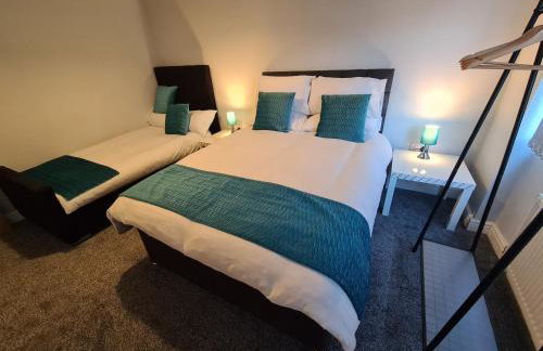 Whole House - 4 Bedrooms - Parking - Sleeps 8 - Foto 27