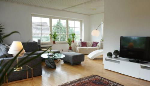 Grüne Wohlfühloase mit einmaliger Aussicht - Foto 3