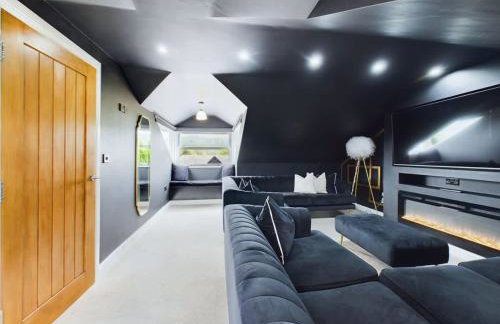 Modern 4 Bed Walk to Pubs, Shops and Countryside - Photo 29