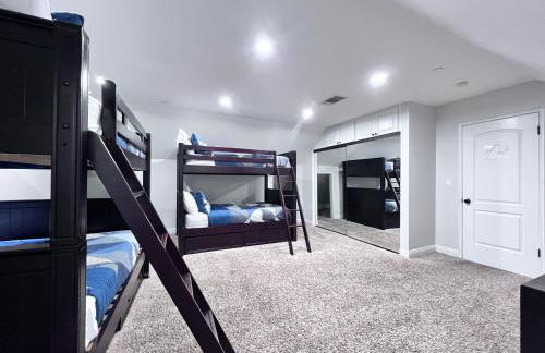 Sensational 6 Bedroom 4 Bathroom Pool Home (3 Master Bedrooms W/bathrooms) - Foto 34