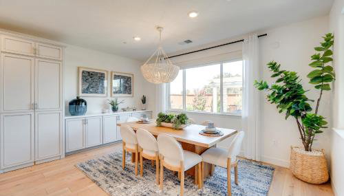 Elegant and Spacious Retreat with Yard in Woodland! - Foto 5