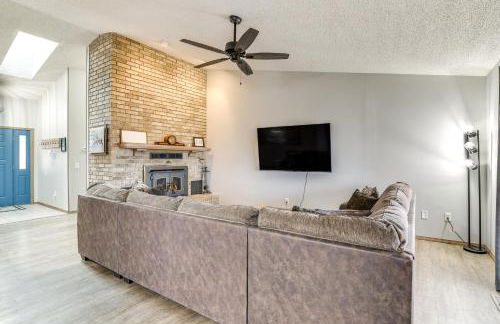 Spacious Holiday Island Escape with Deck and Gas Grill - Foto 4