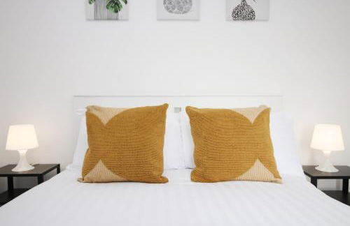 3-Bed Townhouse - Central, Free parking - Foto 10