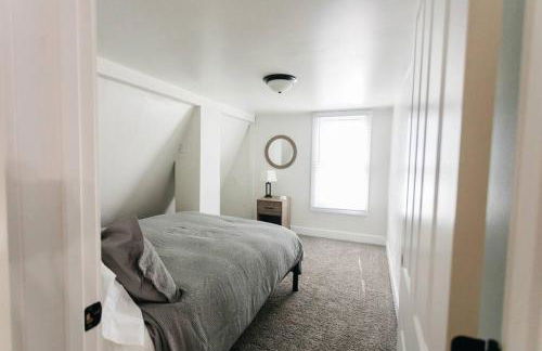 Beautiful Cape Cod House in Central Location - Foto 5