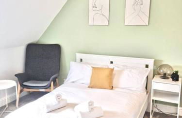 Hyland Apartment by CityNest - Foto 8