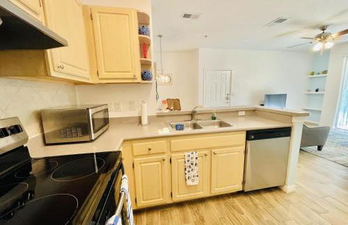 Cozy Condo Minutes Away From Disney - Foto 16