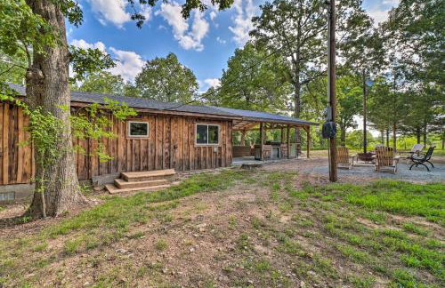 Cozy Cabin with Backyard Oasis 11 Mi to Marina - Foto 30