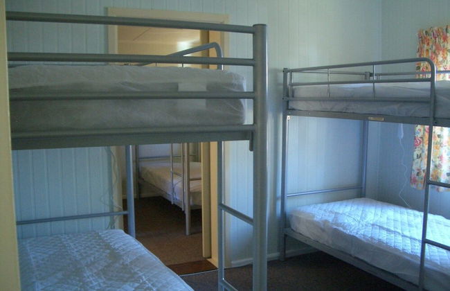 Rainbow Pines Tourist Caravan Park - Photo 5