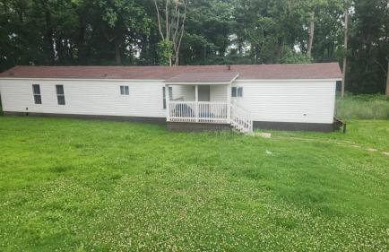 Cozy 3BR cabin with AC and Wi-Fi Fully Fenced - Photo 23