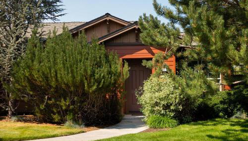 Family Friendly - Minutes to Old Mill - Sleeps 6 - Foto 4