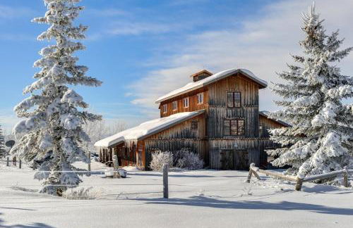 The Barn at Dancing Deer Ranch in Bedford - Photo 43