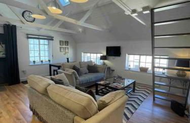 The Coach House - Photo 44