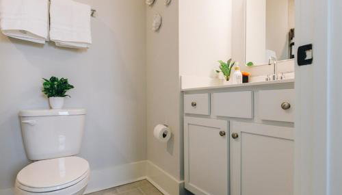 Birdsong Bungalow - Hot Tub, Game Room, Fire Pit - Foto 3