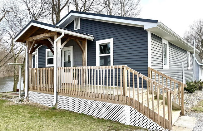 Relaxing Riverside 10 Minutes to Shipshewana - Photo 19