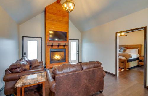 Tranquility Lake Getaway with Hot Tub on 27 Acres! - Foto 5