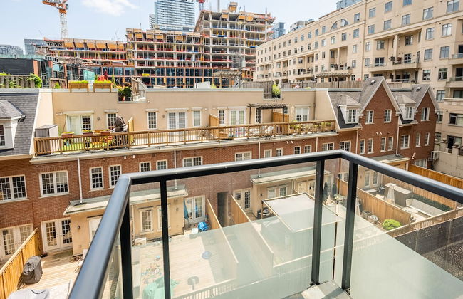 Beautiful Condos In the Heart of Downtown - Foto 25