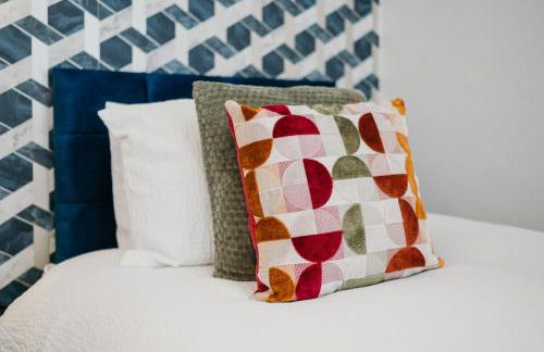 Sunny Seaside Paradise - Sleeps 5 - Photo 13