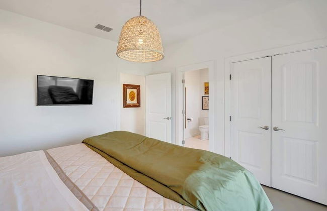 Gorgeous Home With Hot Tub 5min From the River - Foto 7