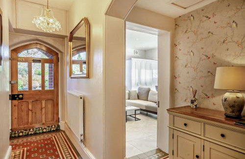 Luxury Detached House in Large Private Grounds, with Outdoor Jacuzzi and Sauna - Foto 80