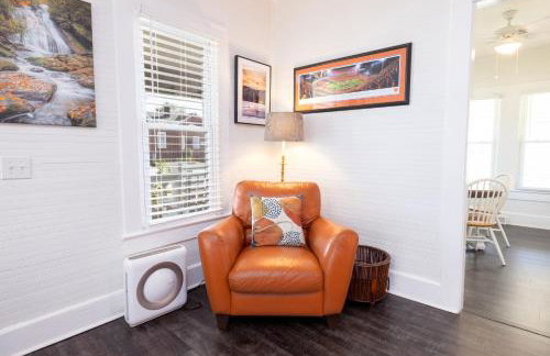 Cozy Downtown Seneca Bungalow - Foto 11