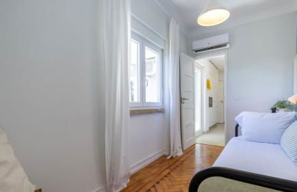 Charming Belém 3BDR Property by LovelyStay - Photo 28