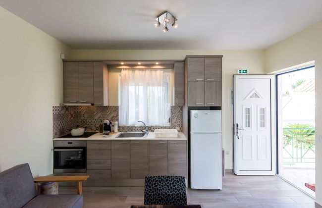 Estia Coastal Dream - Lush & Enchanting Garden Gem - Photo 19