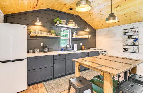 Covered Deck and Hot Tub Cozy Retreat in Campton! - Foto 8